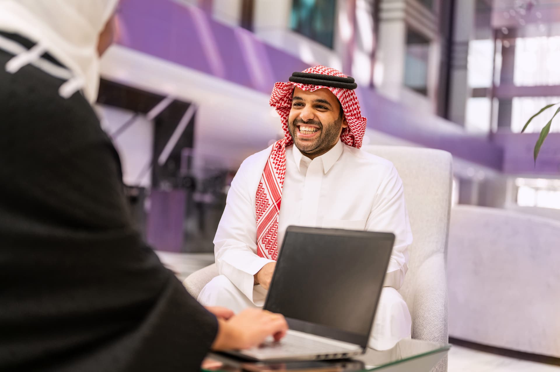 موظف تسويق وتبغى تزيد دخلك وتثبت نفسك image